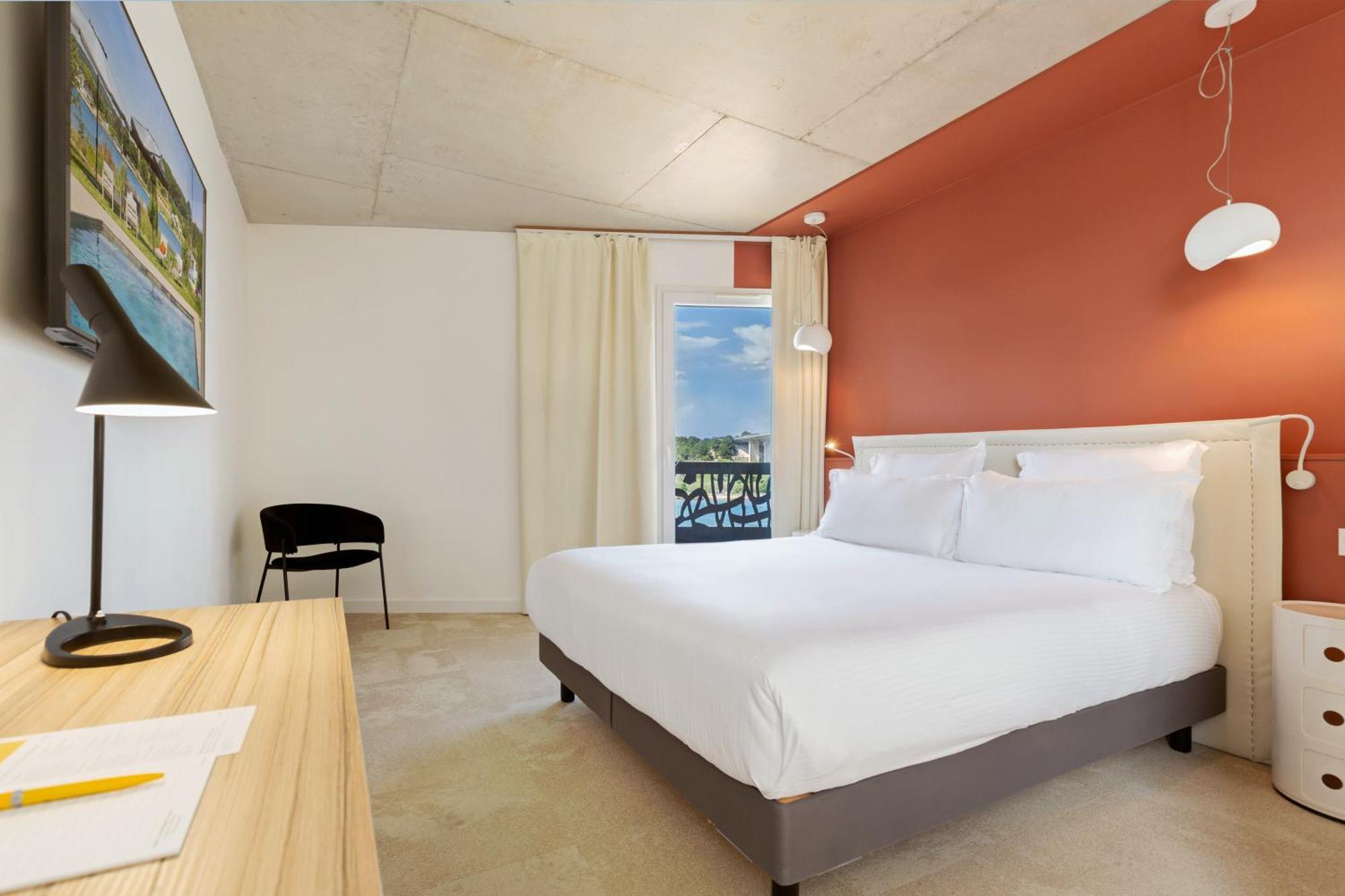 Golden Tulip Hotel & Rooftop Martigues Provence 外观 照片