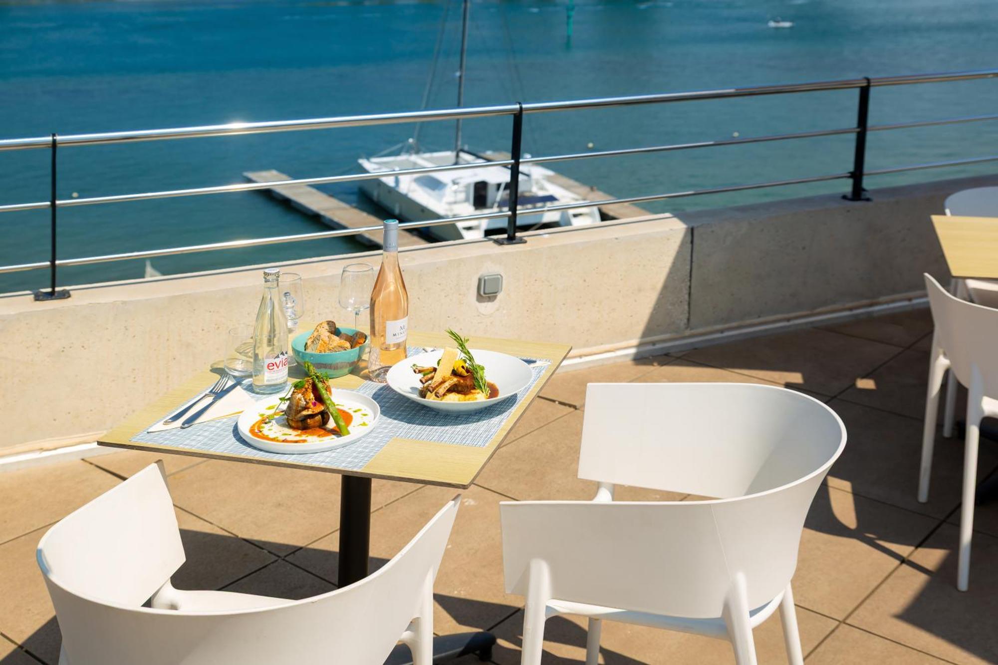 Golden Tulip Hotel & Rooftop Martigues Provence 外观 照片