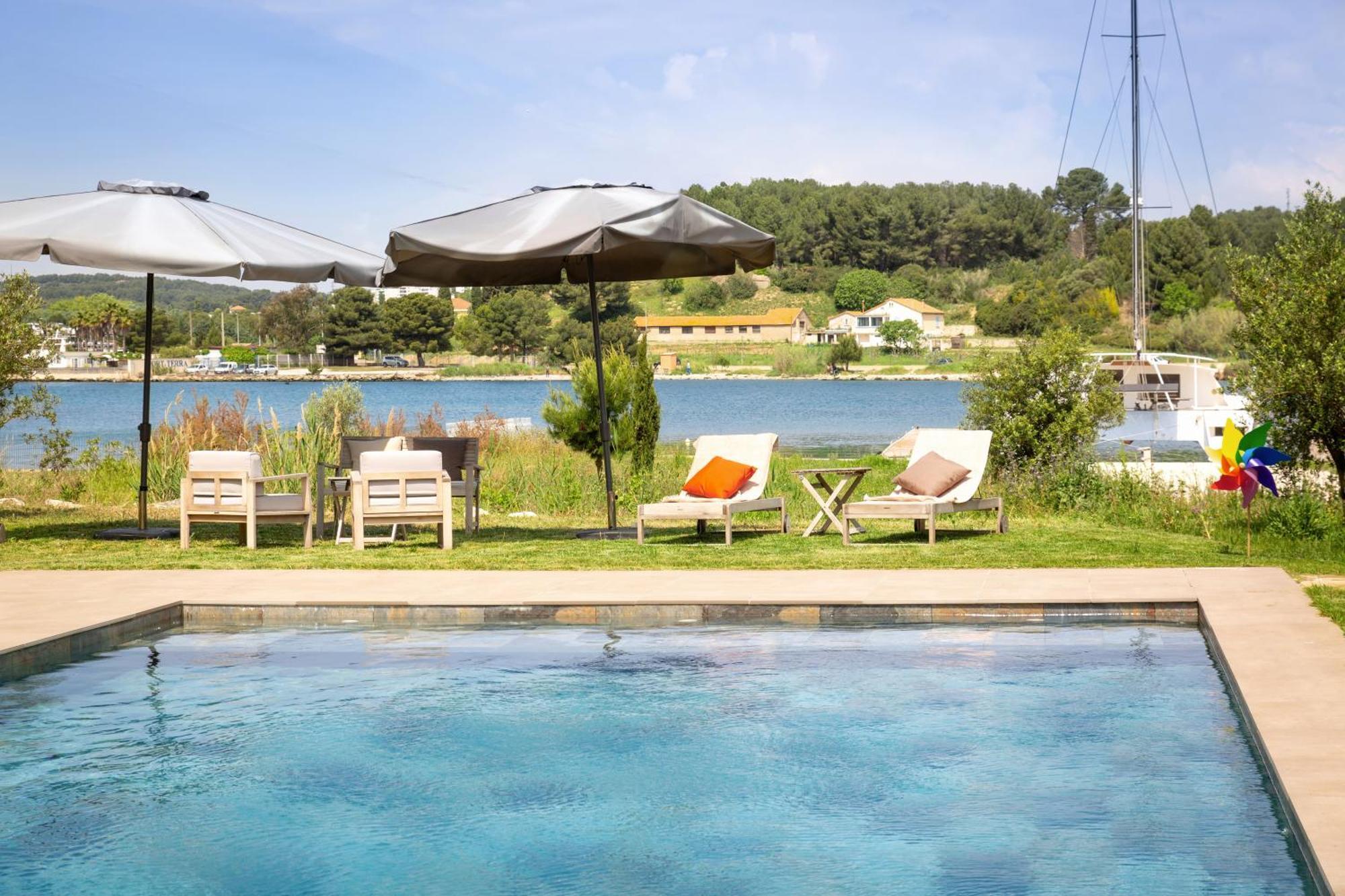 Golden Tulip Hotel & Rooftop Martigues Provence 外观 照片
