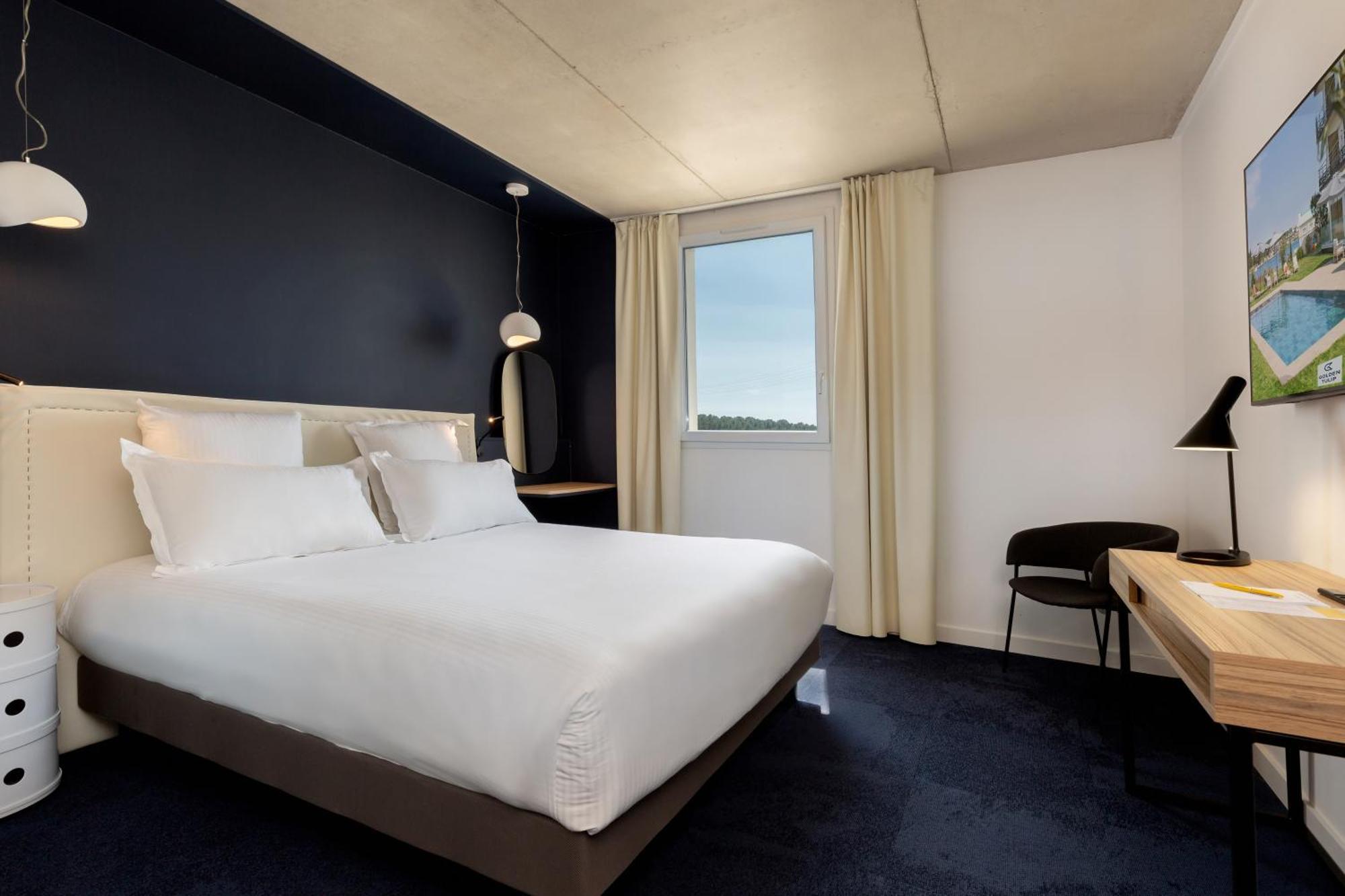 Golden Tulip Hotel & Rooftop Martigues Provence 外观 照片
